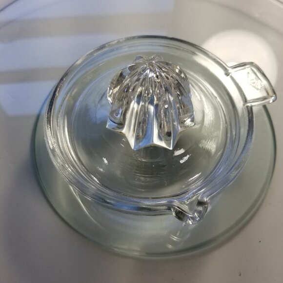 Dominion Small Clear Glass Juicer Reamer Flat Thumb Rest Citrus L14 Vintage - Picture 2 of 13